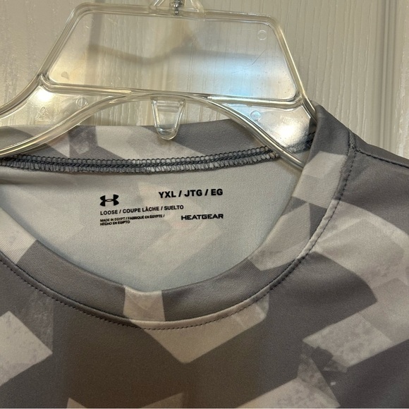 Under Armour Big Boys HeatGear top in Grey/White Size YXL - Picture 4 of 7